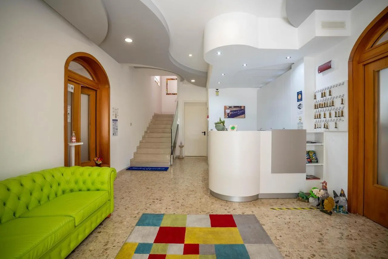 Hotel Eraclea contacts